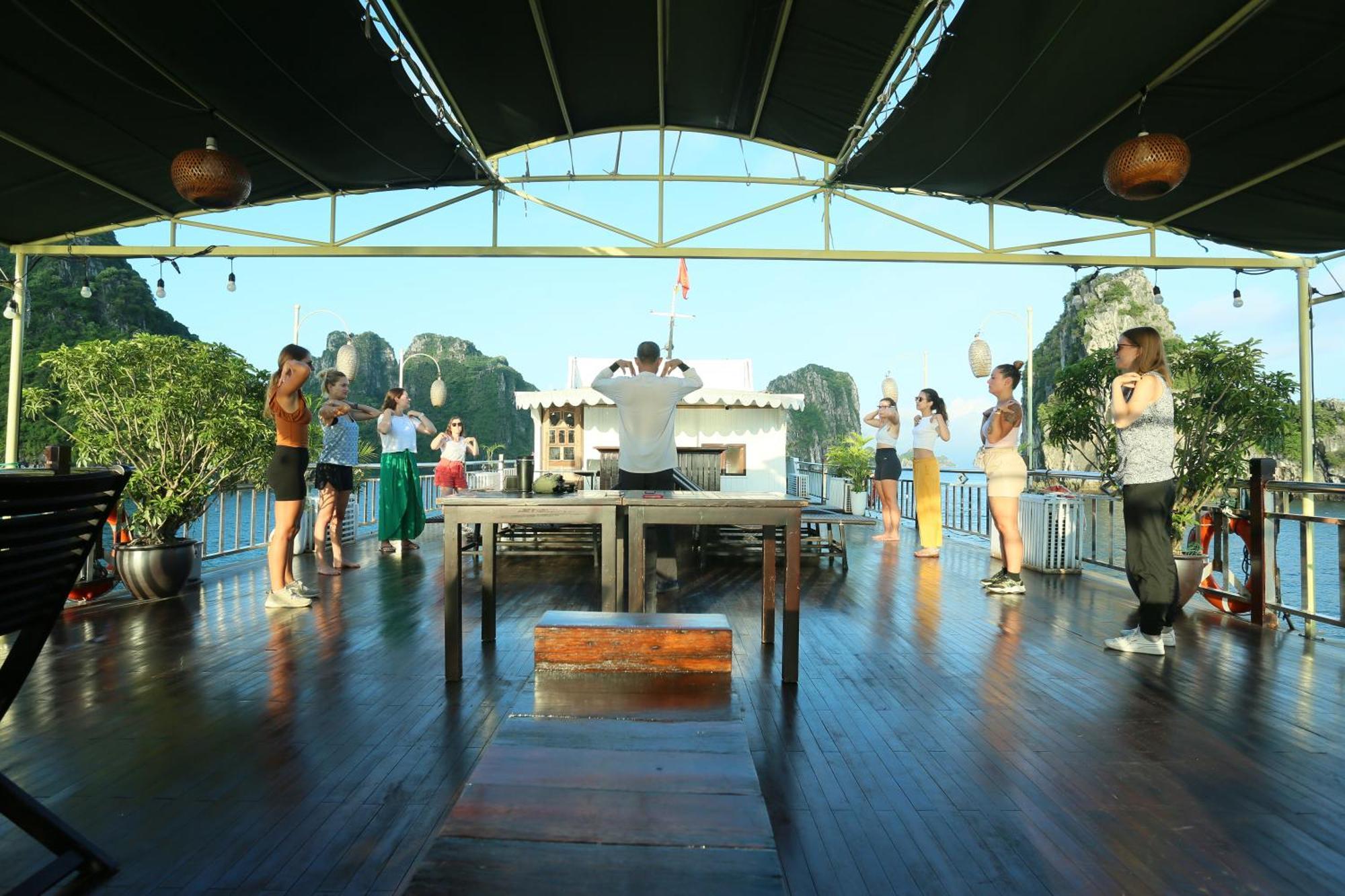 Garden Bay Classic Cruise Hạ Long Exterior foto