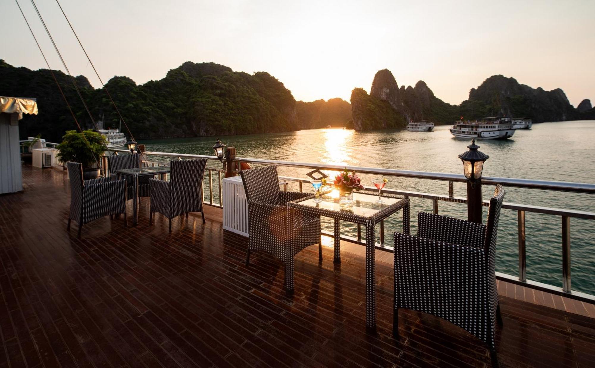 Garden Bay Classic Cruise Hạ Long Exterior foto