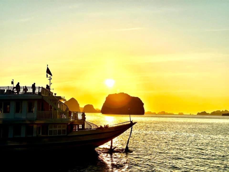 Garden Bay Classic Cruise Hạ Long Exterior foto