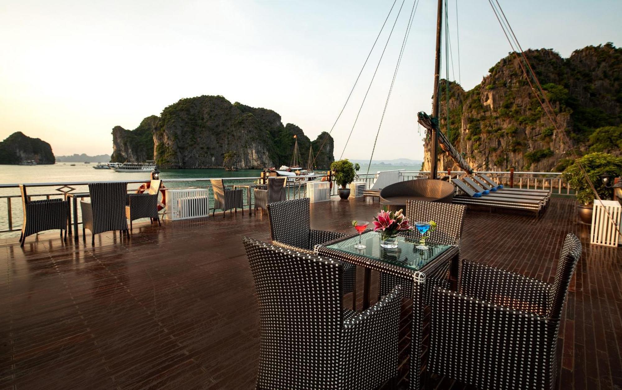 Garden Bay Classic Cruise Hạ Long Exterior foto